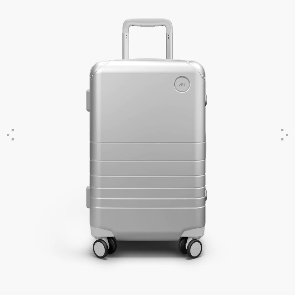 Monos hybrid carry on pro silver never taken out of the box